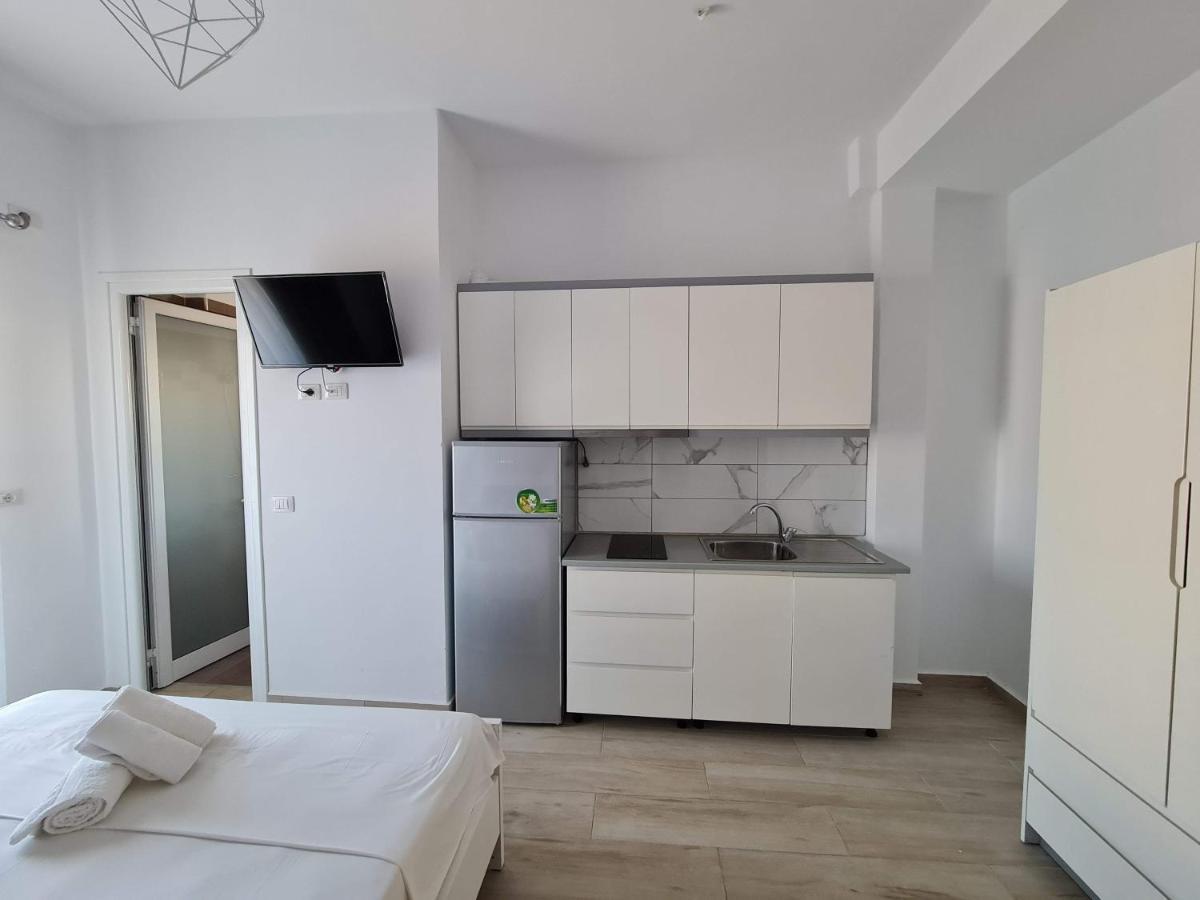 Summer Time Hotel Ksamil Bagian luar foto