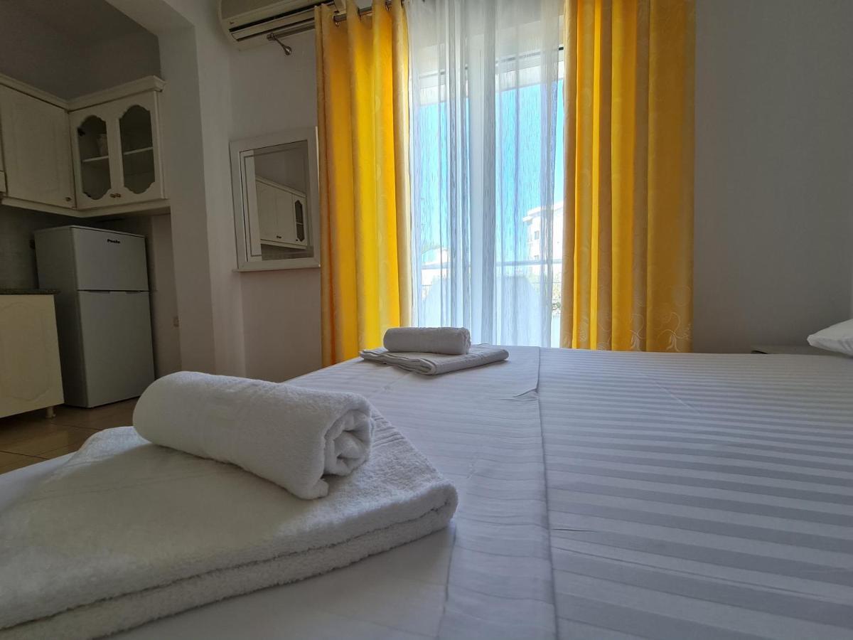Summer Time Hotel Ksamil Bagian luar foto